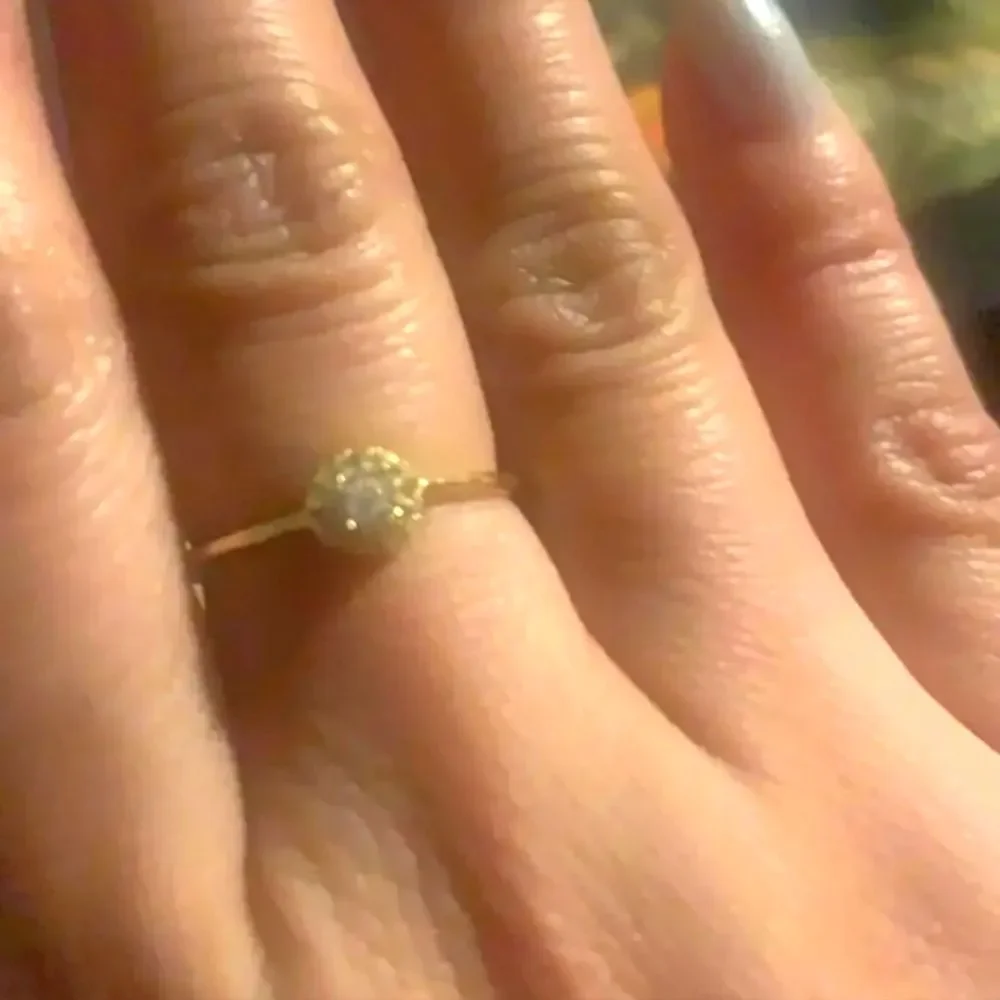 boutique elegant gold